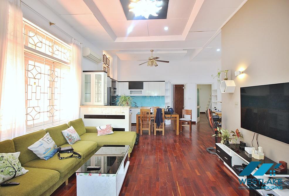 A cheap 3 bedroom apartment for rent in Tay Ho, Ha Noi