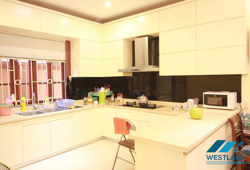 A 4 bedroom house with nice yard for rent in Au Co, Tay Ho