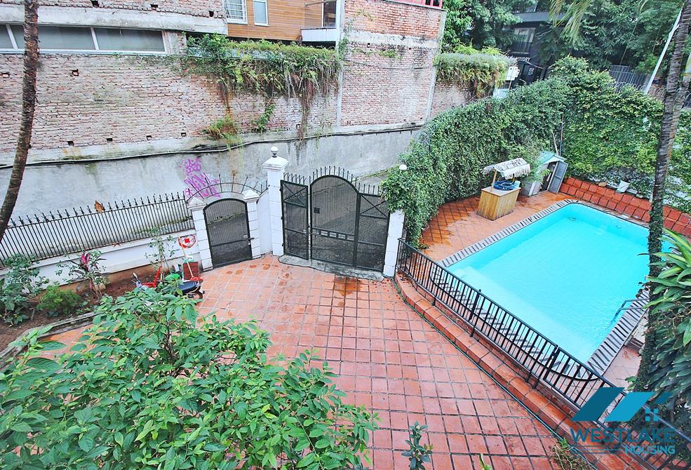 Beautifull house with huge garden for rent in Tay Ho area, Ha Noi