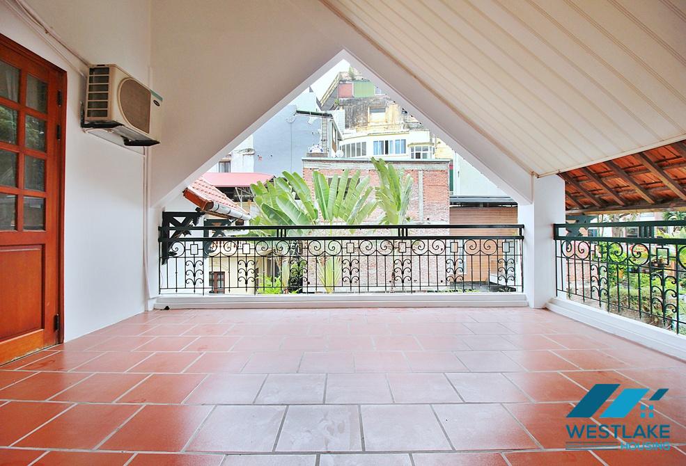 Beautifull house with huge garden for rent in Tay Ho area, Ha Noi