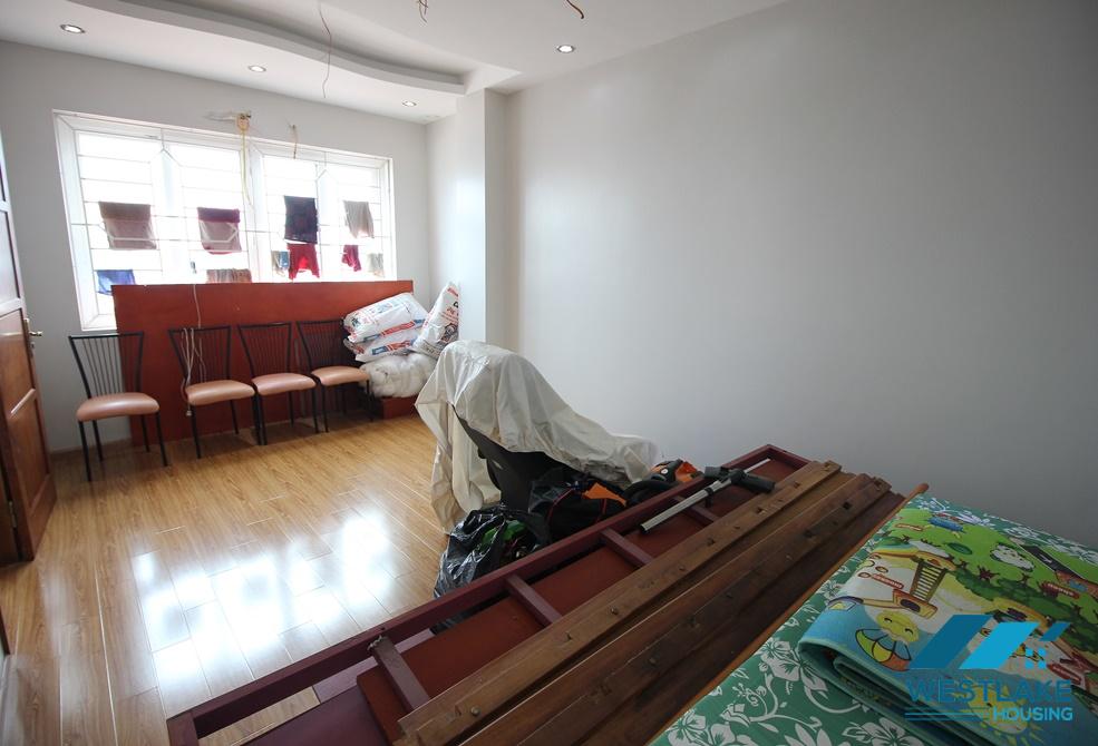 An affordable house for rent in Au Co, Tay Ho