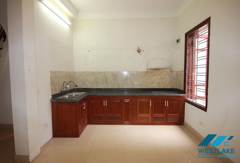 An unfurnished cheap house for rent in Au Co, Tay Ho