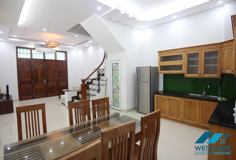 A good house for rent in Au Co, Tay Ho, Ha Noi
