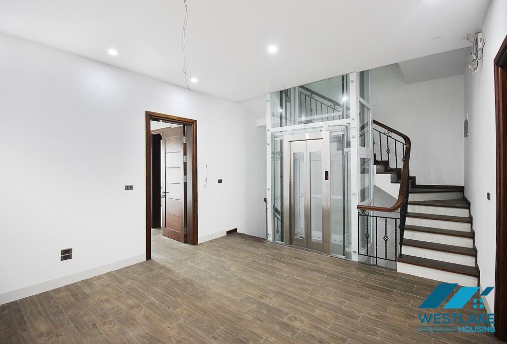 A wonderful, modern house in semi-furnished condition for rent in T Block, Ciputra