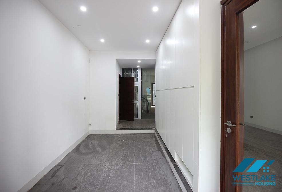 A wonderful, modern house in semi-furnished condition for rent in T Block, Ciputra