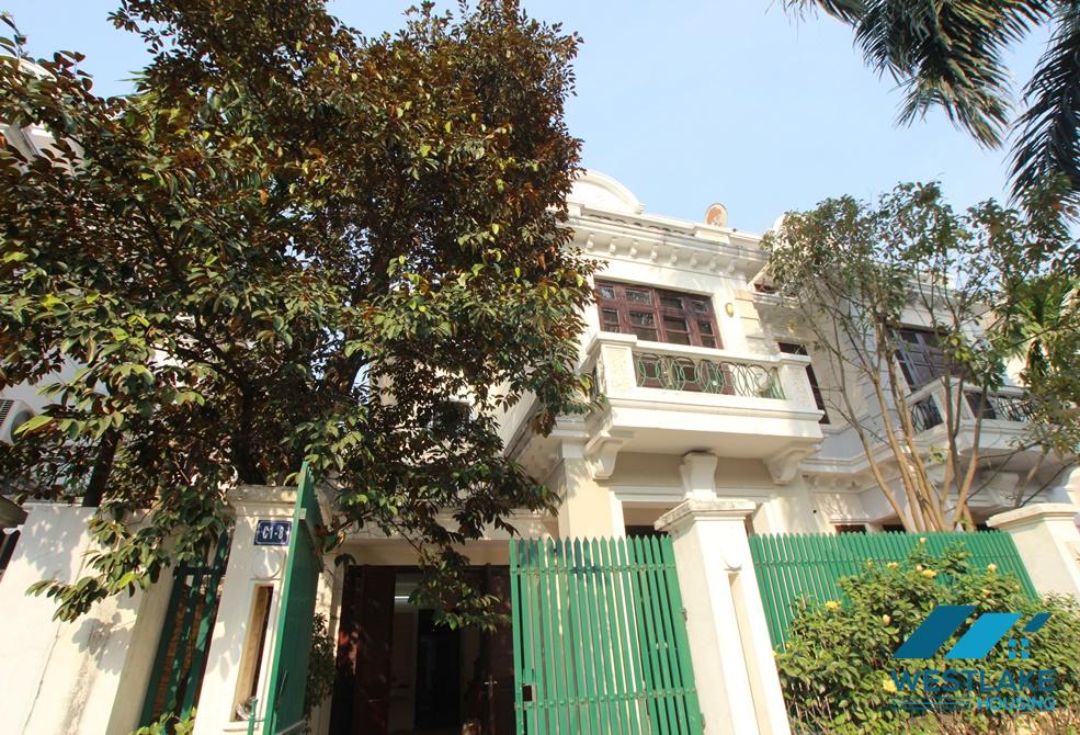 Cho thuê nhà rộng rãi tại Ciputra – Khu C, Tây Hồ, Hà Nội