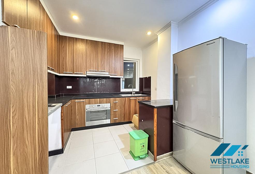 Cho Thuê Căn Hộ 2 Phòng Ngủ Mới Được Cải Tạo Tại Khu Tô Ngọc Vân, Tây Hồ, Hà Nội.