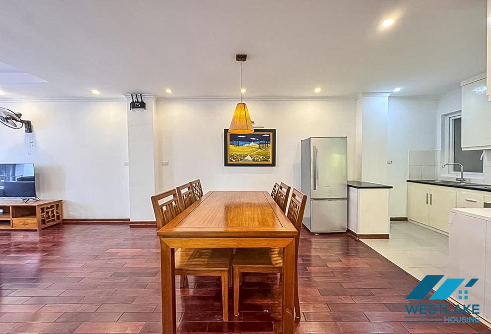 Cho Thuê Căn Hộ 2 Phòng Ngủ Rộng, Ban Công Thoáng Mát Tại Tô Ngọc Vân, Tây Hồ, Hà Nội.