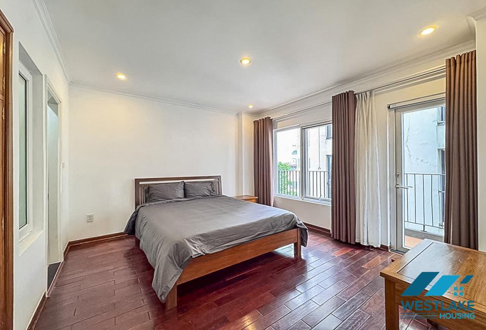 Cho Thuê Căn Hộ 2 Phòng Ngủ Rộng, Ban Công Thoáng Mát Tại Tô Ngọc Vân, Tây Hồ, Hà Nội.