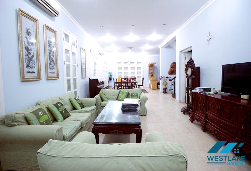 Nice and affordable 5 bebdroom villa to rent in Ciputra Nice and affordable 5 bebdroom villa to rent in Ciputra