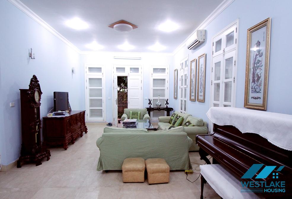 Nice and affordable 5 bebdroom villa to rent in Ciputra Nice and affordable 5 bebdroom villa to rent in Ciputra