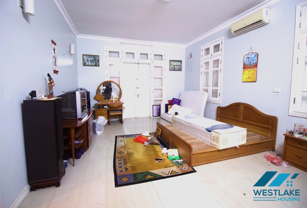 Nice and affordable 5 bebdroom villa to rent in Ciputra Nice and affordable 5 bebdroom villa to rent in Ciputra