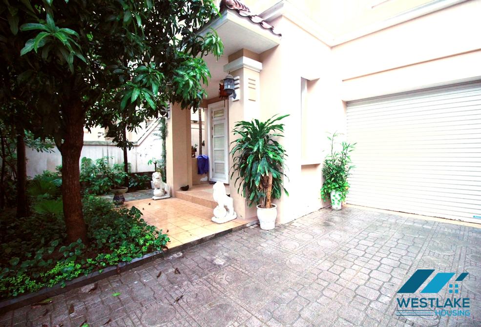  Nice and affordable 5 bebdroom villa to rent in Ciputra