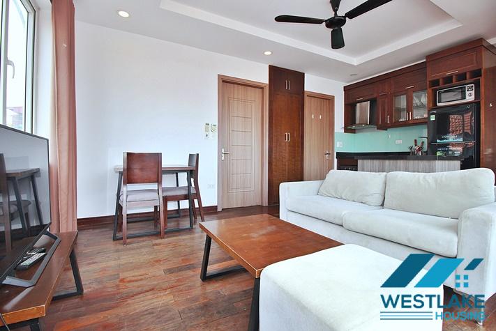 Cho Thuê Căn Hộ 1 Phòng Ngủ Ban Công,Sáng Thoáng Tại Tây Hồ, Hà Nội.