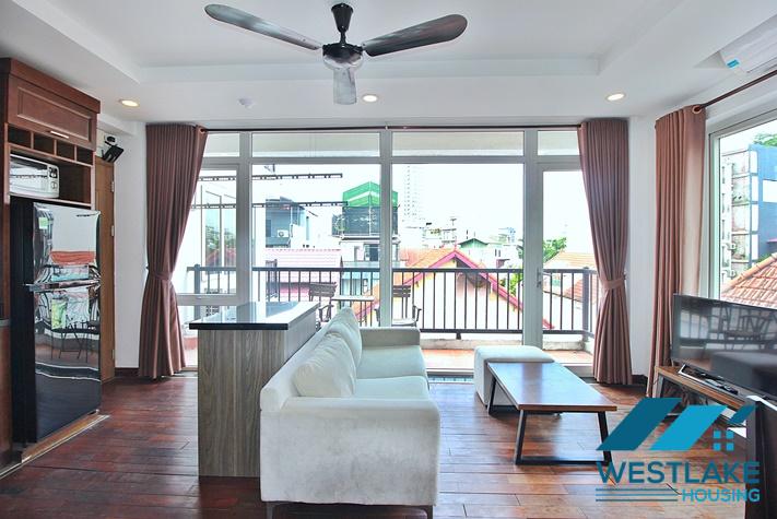 Cho Thuê Căn Hộ 1 Phòng Ngủ Ban Công,Sáng Thoáng Tại Tây Hồ, Hà Nội.