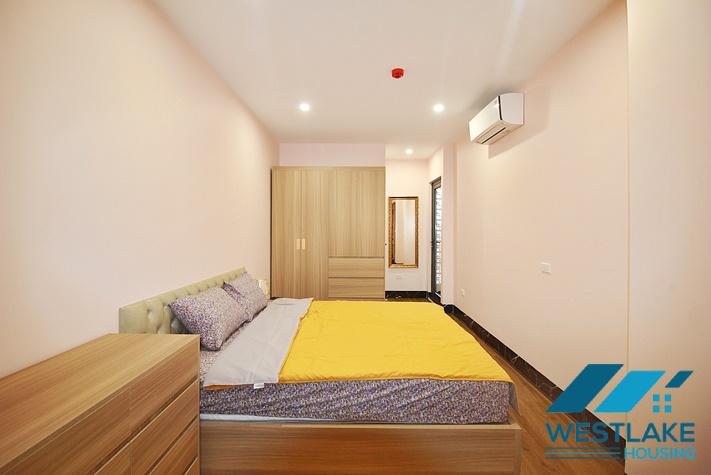 Cho Thuê Căn Hộ 2 Phòng Ngủ Mơi Đẹp, Hiện Đại, Ban Công Rộng Thoáng Tại Yên Phụ Tây Hồ, Hà Nội