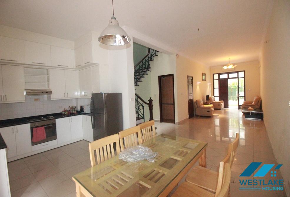 Cho thuê nhà đẹp, đầy đủ nội thất tại Ciputra – Tây Hồ, Hà Nội