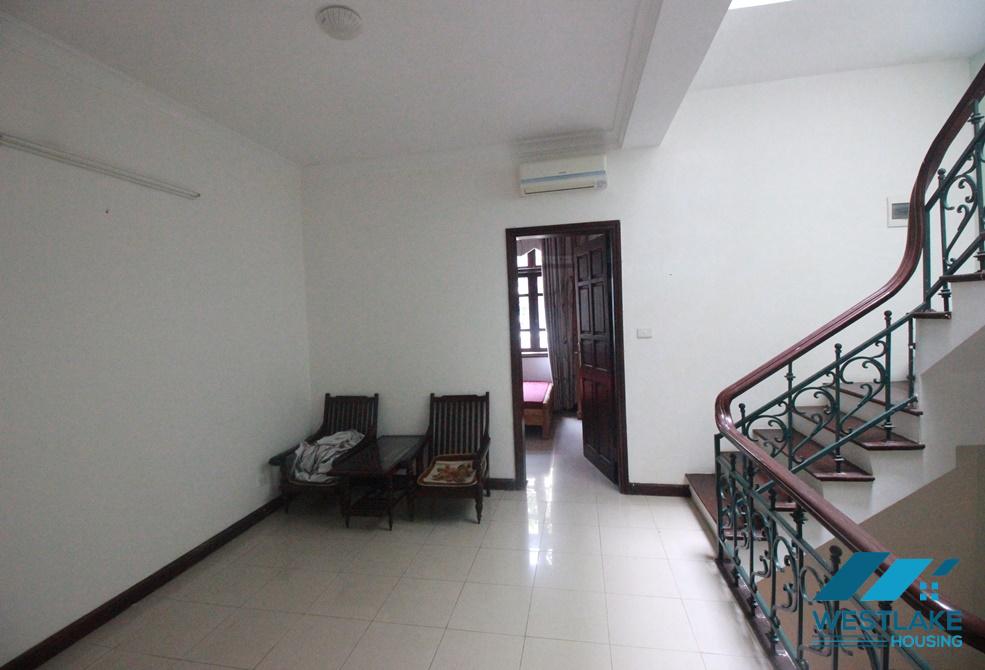 Cho thuê nhà đẹp, đầy đủ nội thất tại Ciputra – Tây Hồ, Hà Nội