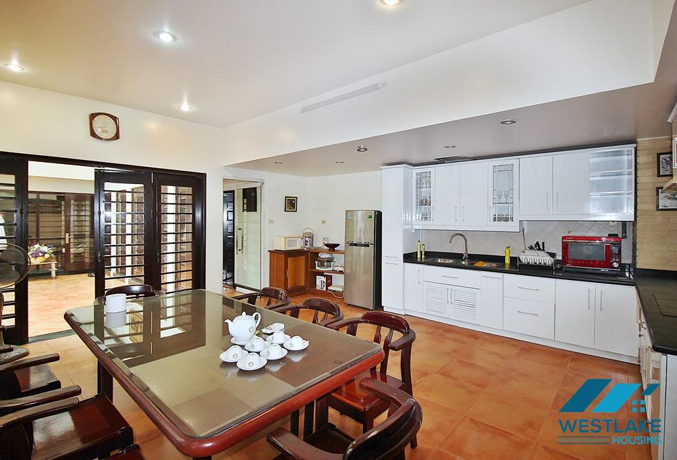 A spacious house with big yard for rent in Au Co, Tay Ho A spacious house with big yard for rent in Au Co, Tay Ho