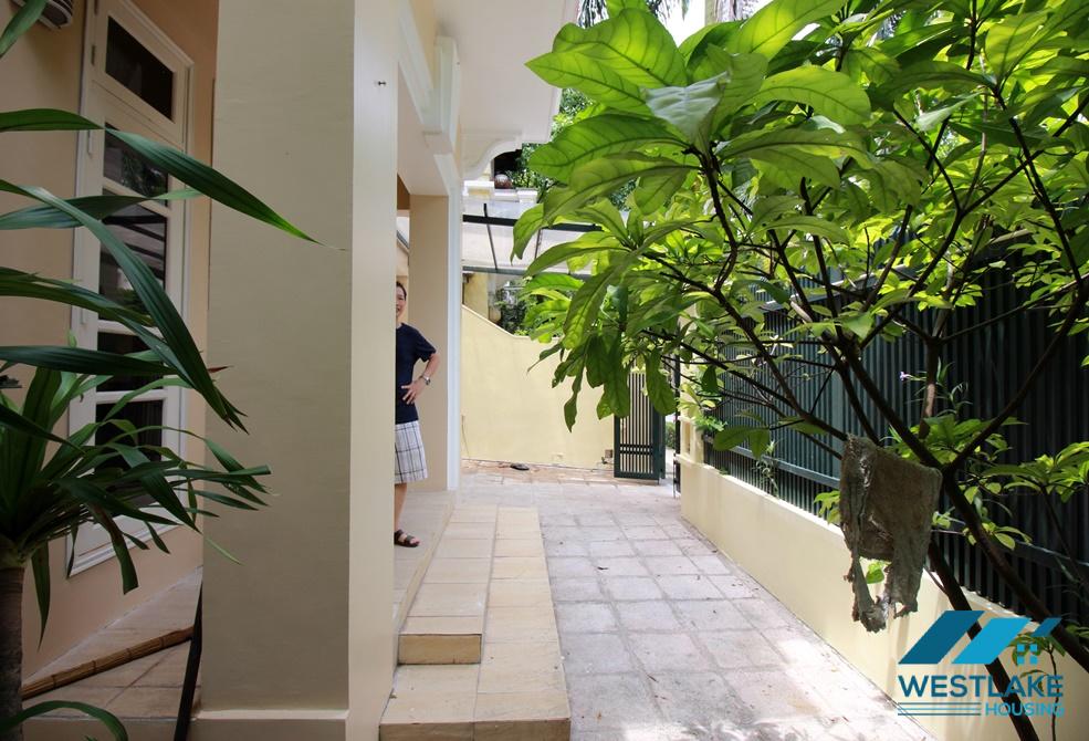 Cho thuê nhà nguyên căn đầy đủ nội thất tại Ciputra – Tây Hồ, Hà Nội