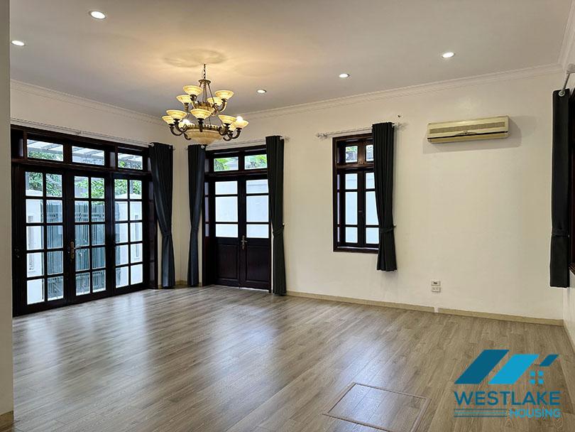 Cho thuê biệt thự rộng tại Khu C – Ciputra, Tây Hồ
