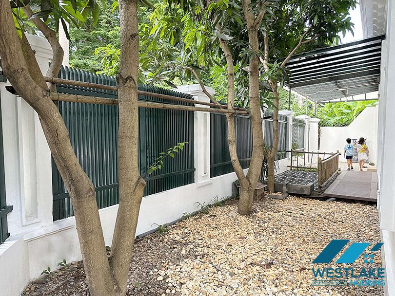 Cho thuê biệt thự rộng tại Khu C – Ciputra, Tây Hồ