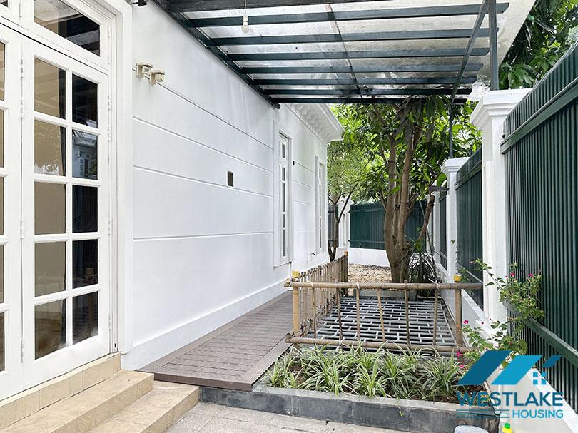 Cho thuê biệt thự rộng tại Khu C – Ciputra, Tây Hồ