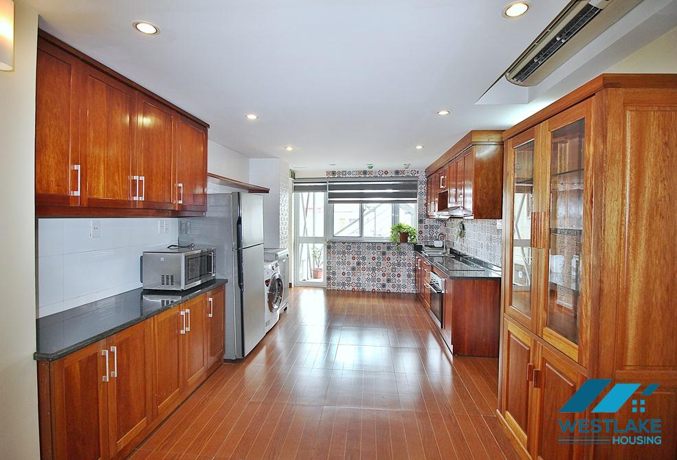 Spacious 04 bedrooms apartment on Xuan Dieu street for rent in Tay Ho, Ha Noi