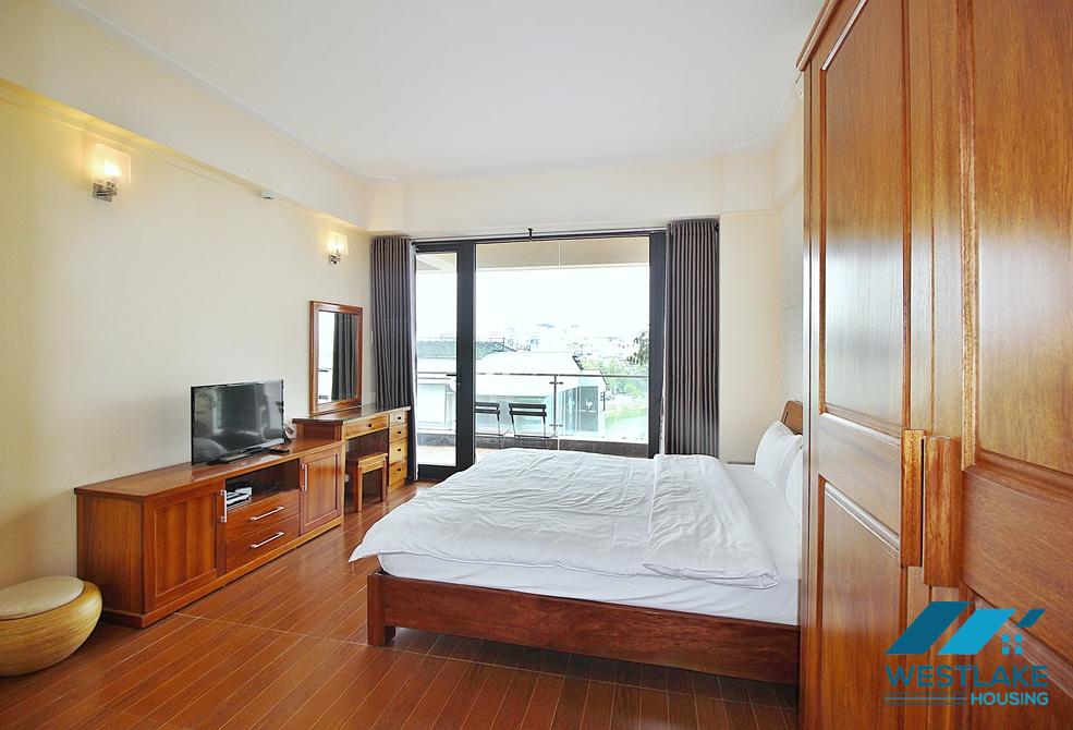 Spacious 04 bedrooms apartment on Xuan Dieu street for rent in Tay Ho, Ha Noi