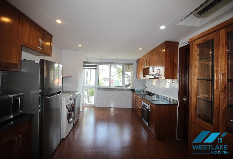 Large size 04 bedroom apartment for rent in Tay Ho, Ha Noi