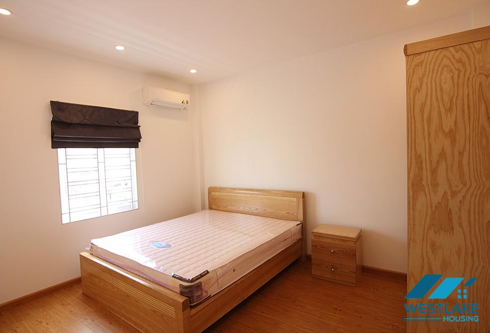 Cho Thuê Căn Hộ 2 Phòng Ngủ Rộng Đẹp, Ban Công View Hồ Thoáng Mát Tại Vũ Miên Tây Hồ, Hà Nội.