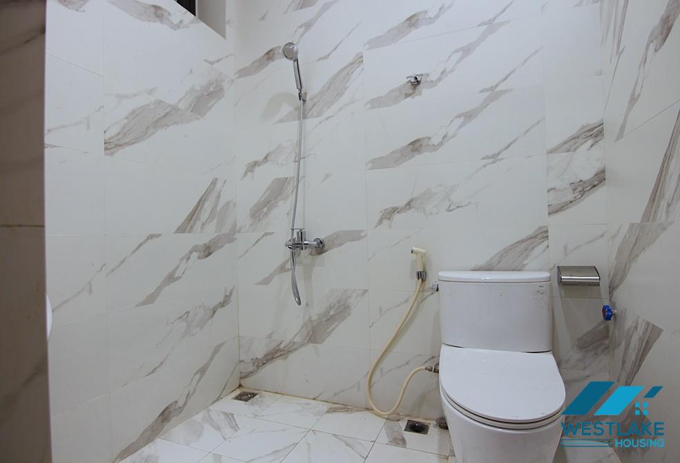 A spacious commercial space for rent in Au Co, Tay Ho