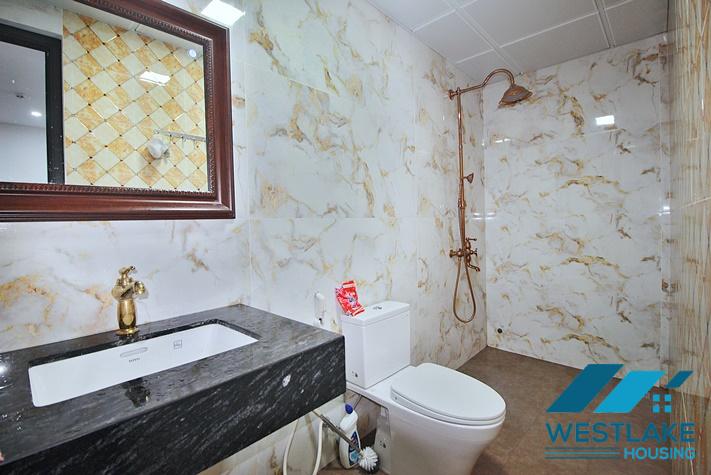 Spacious office space for rent on Yen Phu Street, Tay Ho Ward, Hanoi.