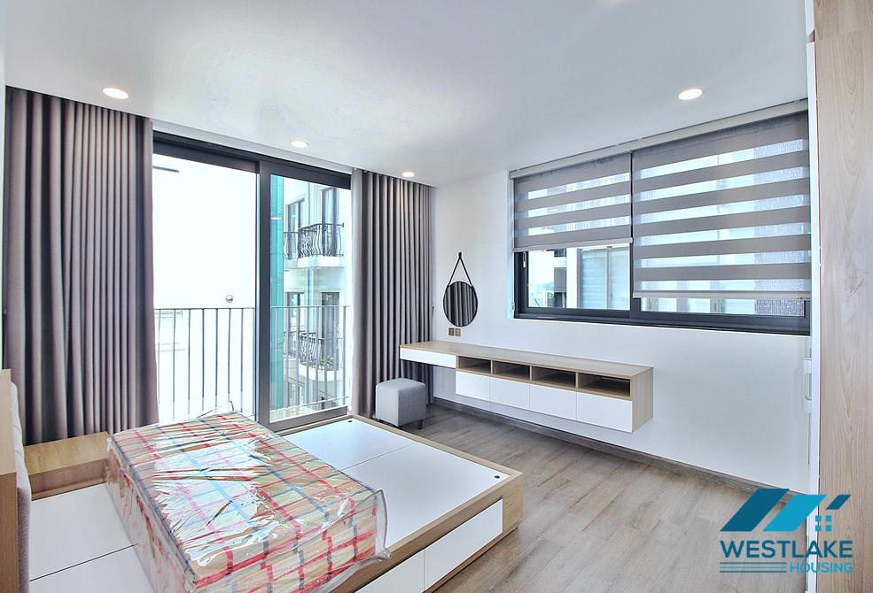 Lake view and brand new 2 beds apartment for rent in Nguyen Dinh Thi st, Tay Ho ward, Ha Noi