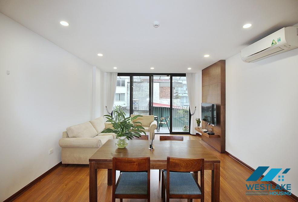 Beautiful and cosy 2-bedrooms apartment in Xuan Dieu area, Tay Ho, Ha Noi