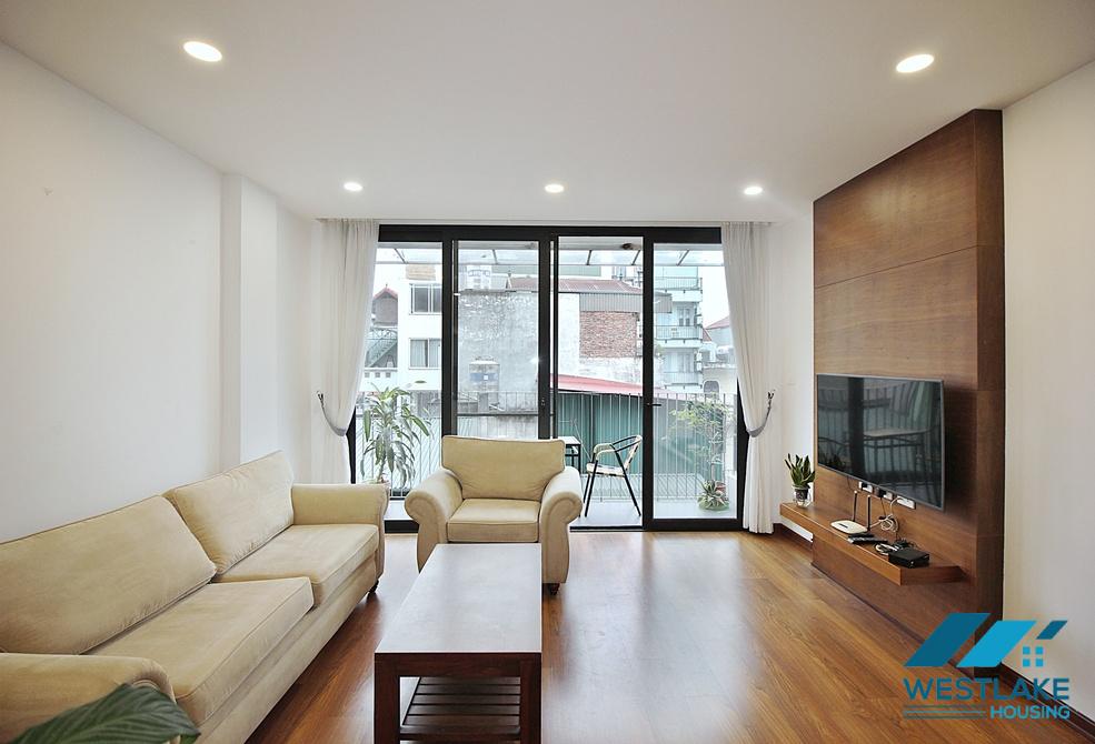 Beautiful and cosy 2-bedrooms apartment in Xuan Dieu area, Tay Ho, Ha Noi