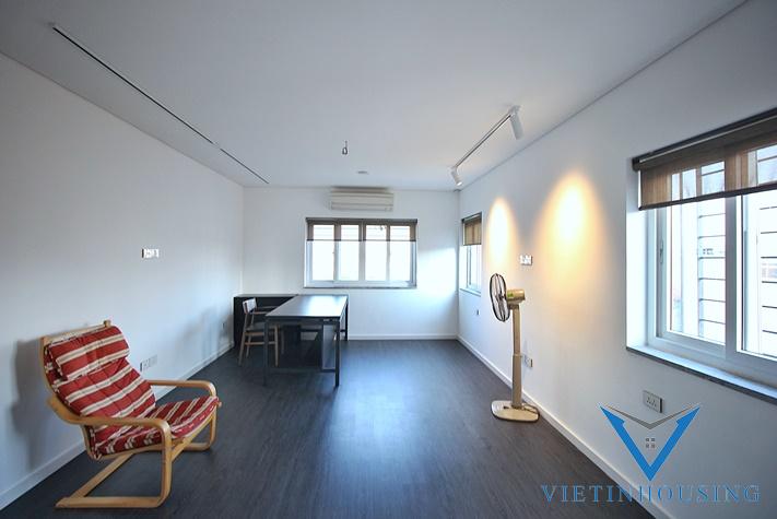 Căn Hộ Mới Đẹp Với 4 Phòng Ngủ 3 Vệ Sinh Cho Thuê Tại Âu Cơ.Tây Hồ