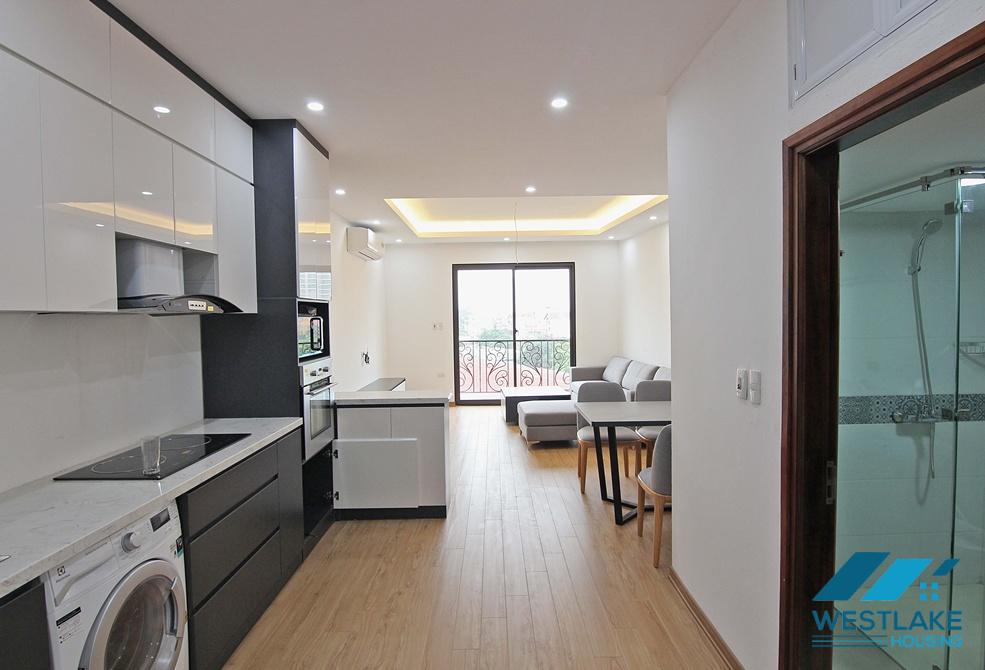 Good price, 2 bedrooms apartment for rent in Au Co street, Hanoi.