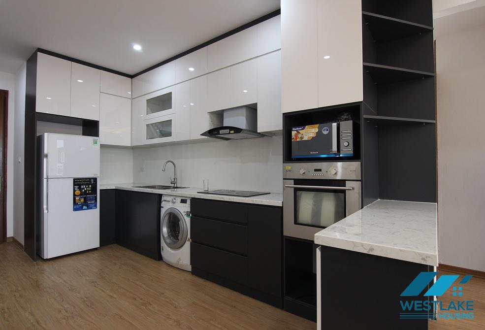 Good price, 2 bedrooms apartment for rent in Au Co street, Hanoi.