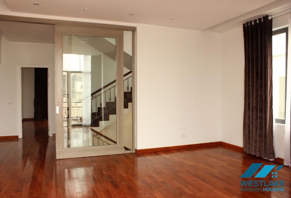 Spacious house with nice garden for rent in Ciputra, Tay Ho, Ha Noi