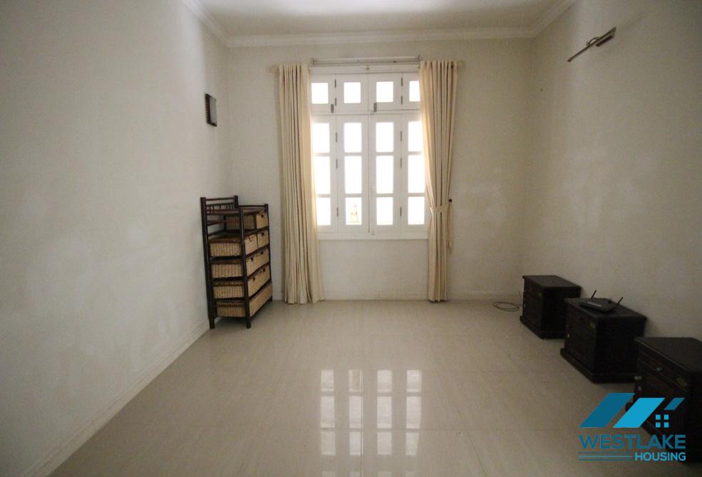 Cho thuê nhà đẹp, đầy đủ nội thất tại khu đô thị Ciputra, Tây Hồ, Hà Nội Cho thuê nhà đẹp, đầy đủ nội thất tại khu đô thị Ciputra, Tây Hồ, Hà Nội