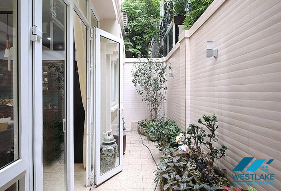 Fully furnished villa for rent with five bedrooms, very open living space