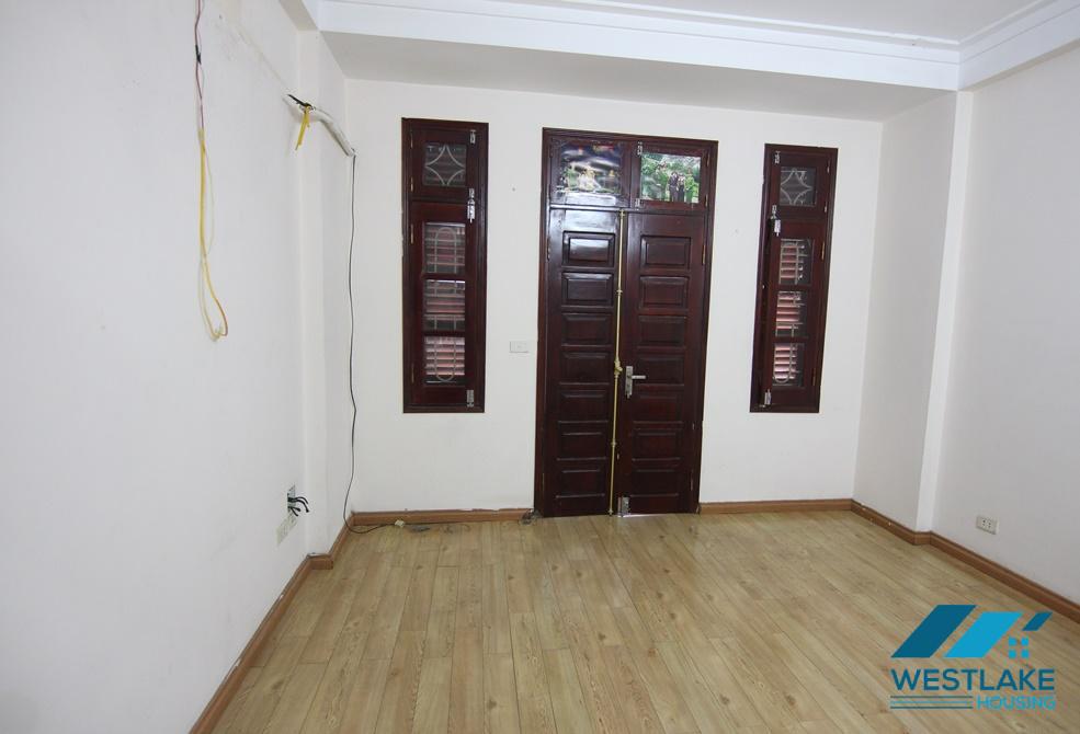 An unfurnished 5 bedroom house for rent in Tay Ho, Ha Noi