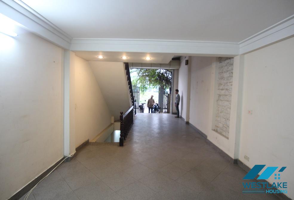 An unfurnished 5 bedroom house for rent in Tay Ho, Ha Noi