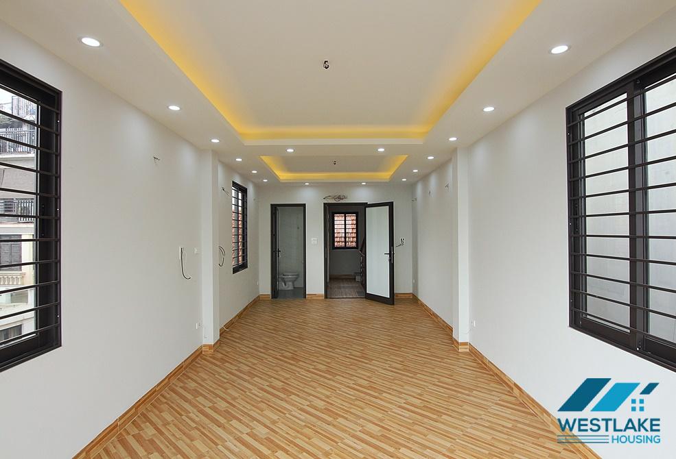 A new 5 floor office building for rent in Au Co, Tay ho A new 5 floor office building for rent in Au Co, Tay ho