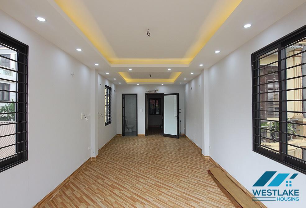 A new 5 floor office building for rent in Au Co, Tay ho A new 5 floor office building for rent in Au Co, Tay ho