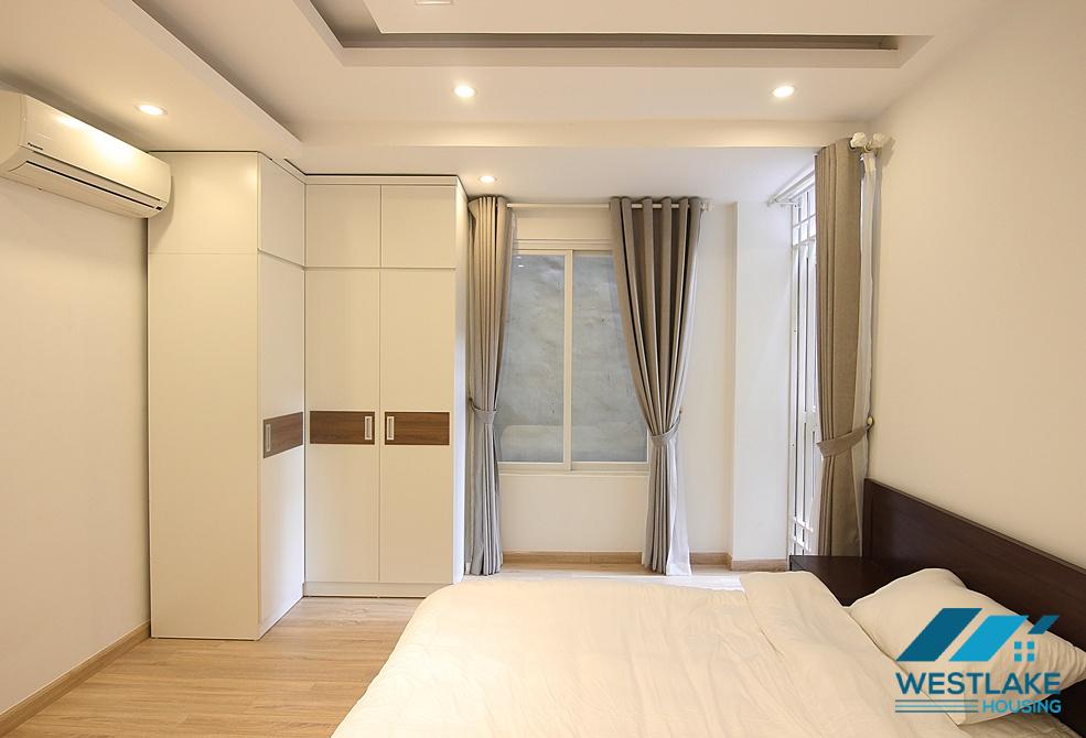 Beautiful lake view 02 bedrooms apartment for rent on Quang An street, Tay Ho, Ha Noi