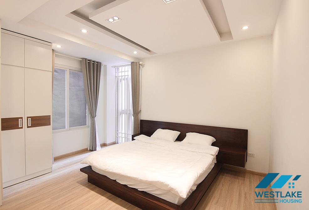 Beautiful lake view 02 bedrooms apartment for rent on Quang An street, Tay Ho, Ha Noi