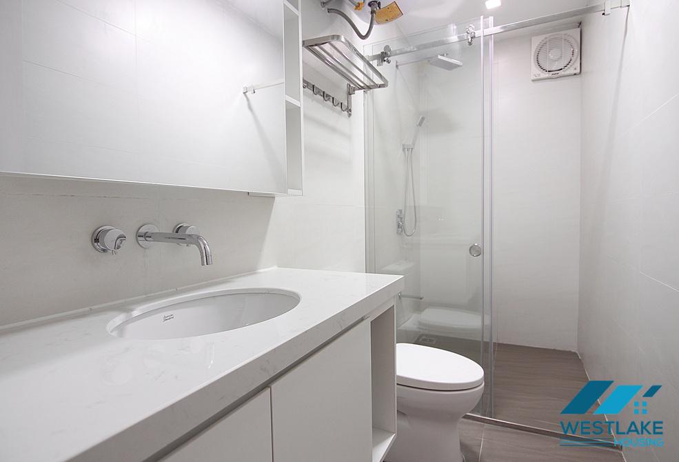 Beautiful lake view 02 bedrooms apartment for rent on Quang An street, Tay Ho, Ha Noi