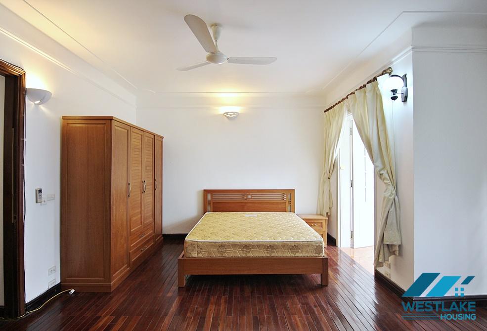 A renovated 5 bedroom house for rent in Tay Ho, Ha Noi
